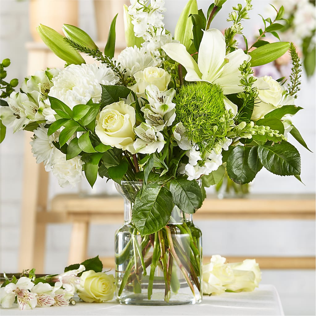 Classic Ivory – A Florist Original – BLOSSOMS & BOWS FLORIST & GIFTS, Springfield KY